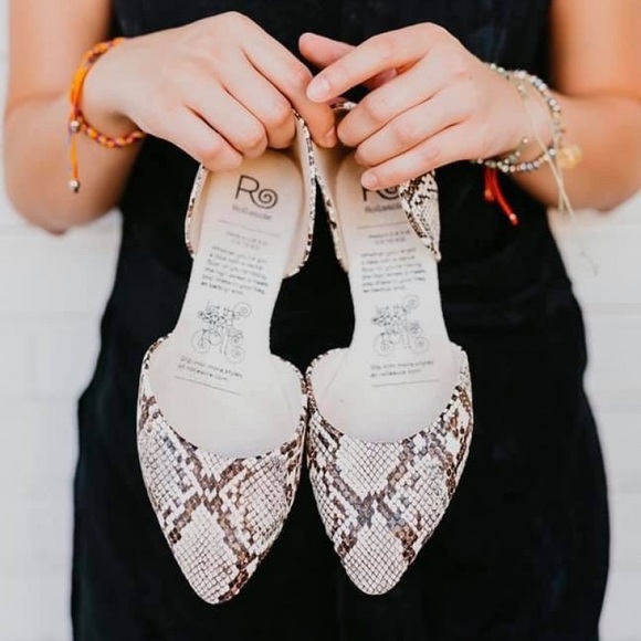 Snake Charmer Travel Flats - Picture 4 of 4